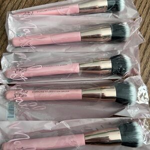 New! Mally Pink Stippling Foundation Brushes
